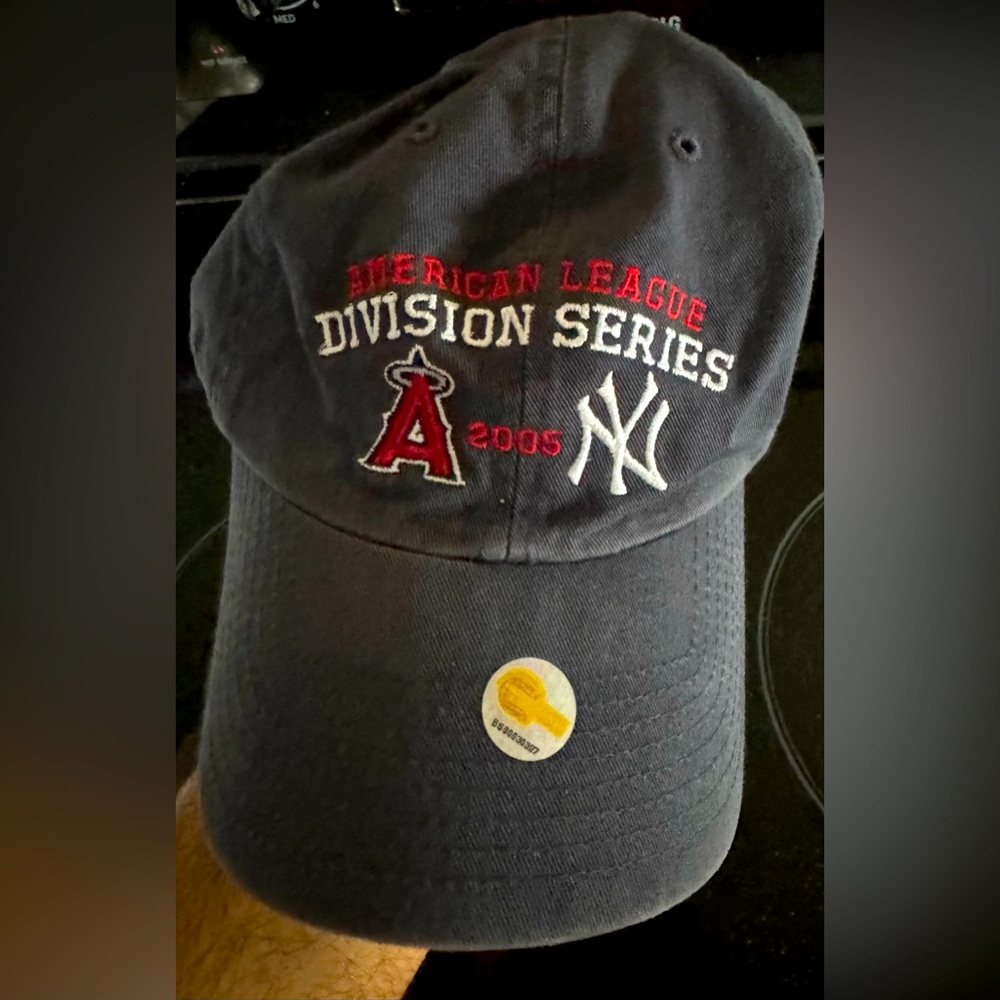 2005 division yankee vs angels hat!